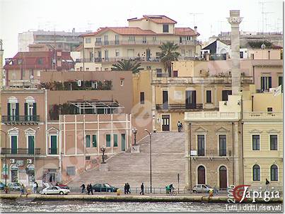 la colonna terminale della via appia