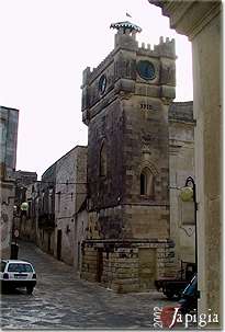 Carpignano, la torre dell orologio