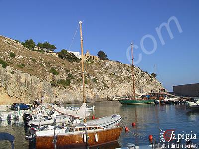 il porto di castro