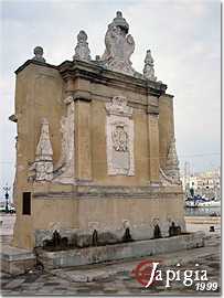 gallipoli, fontana antica