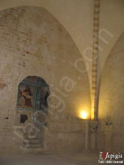 l'interno del castello carlo v di lecce