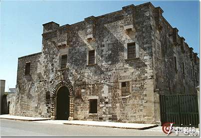 minervino, il castello