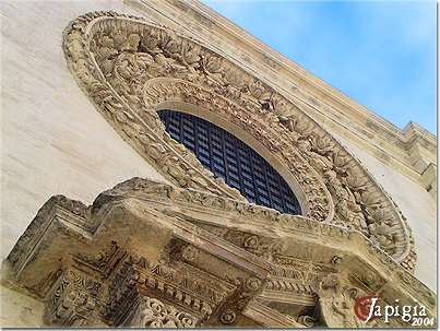 Minervino di Lecce: il rosone della chiesa Matrice