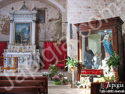 l'interno della chiesa della madonna di Coelimanna a Supersano